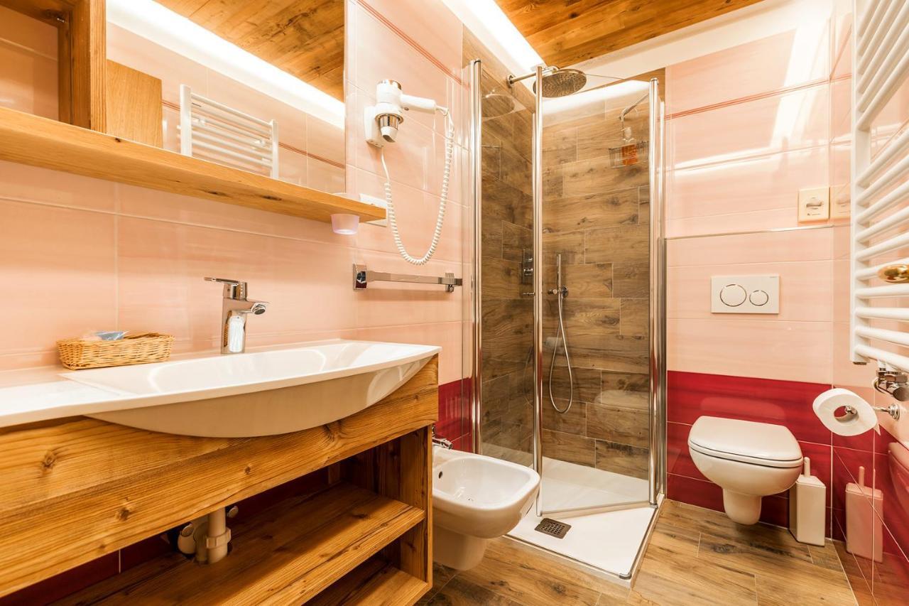 Hotel Aurora Canazei Luaran gambar
